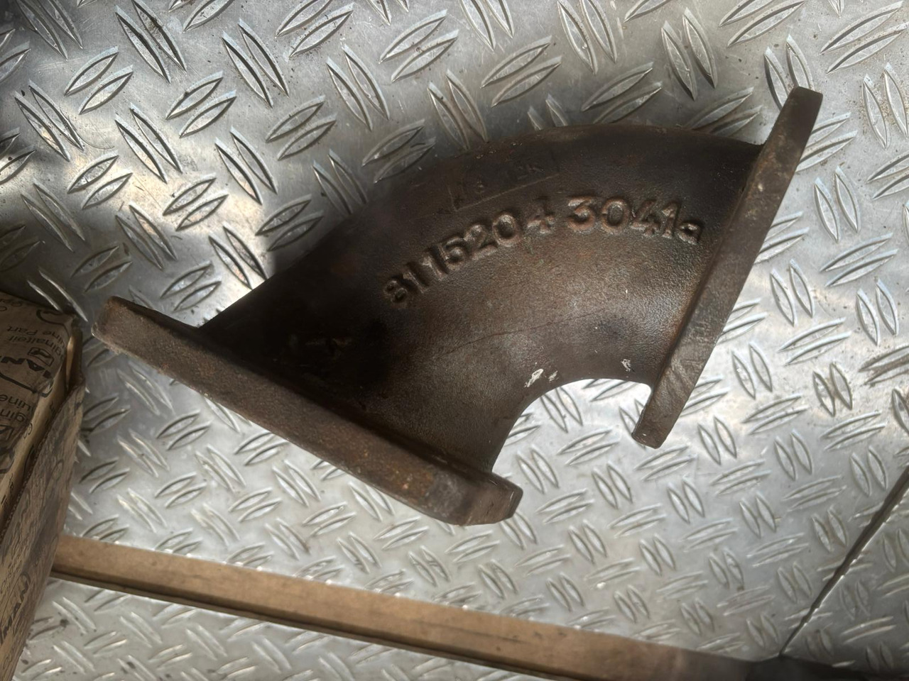 Neuwertiges MAN Abgasrohr, Artikel - Nr. : 81.15204 - 3041 - Exhaust pipe for Truck: picture 1 Neuwertiges MAN Abgasrohr, Artikel - Nr. : 81.15204 - 3041 - Exhaust pipe for Truck: picture 1