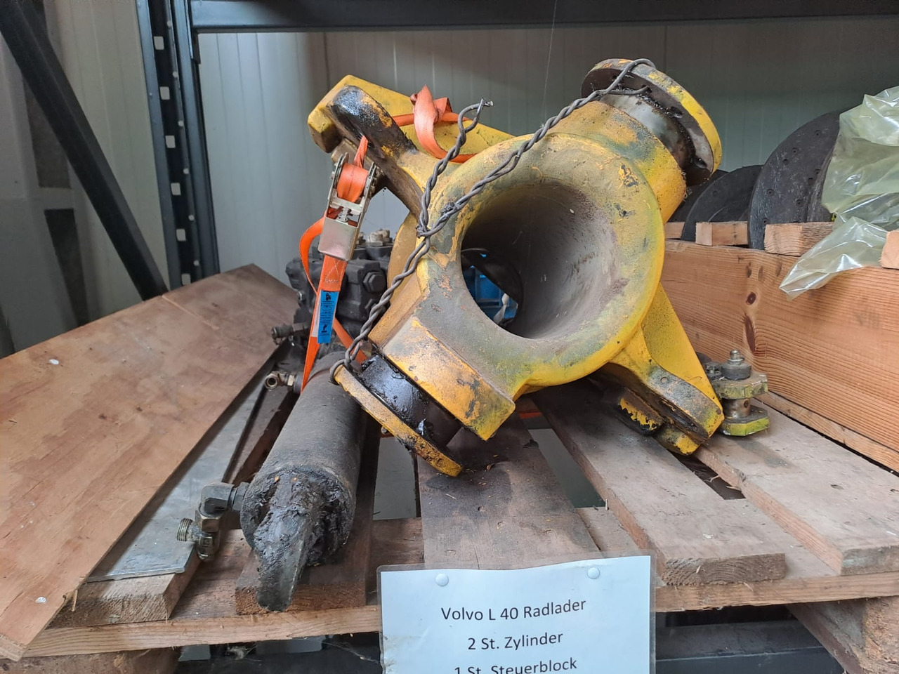 VOLVO L 40 B Drehbock / Drehdurchführung - Hydraulics for Construction machinery: picture 3 VOLVO L 40 B Drehbock / Drehdurchführung - Hydraulics for Construction machinery: picture 3