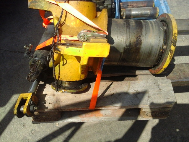 VOLVO L 40 B Drehbock / Drehdurchführung - Hydraulics for Construction machinery: picture 1 VOLVO L 40 B Drehbock / Drehdurchführung - Hydraulics for Construction machinery: picture 1