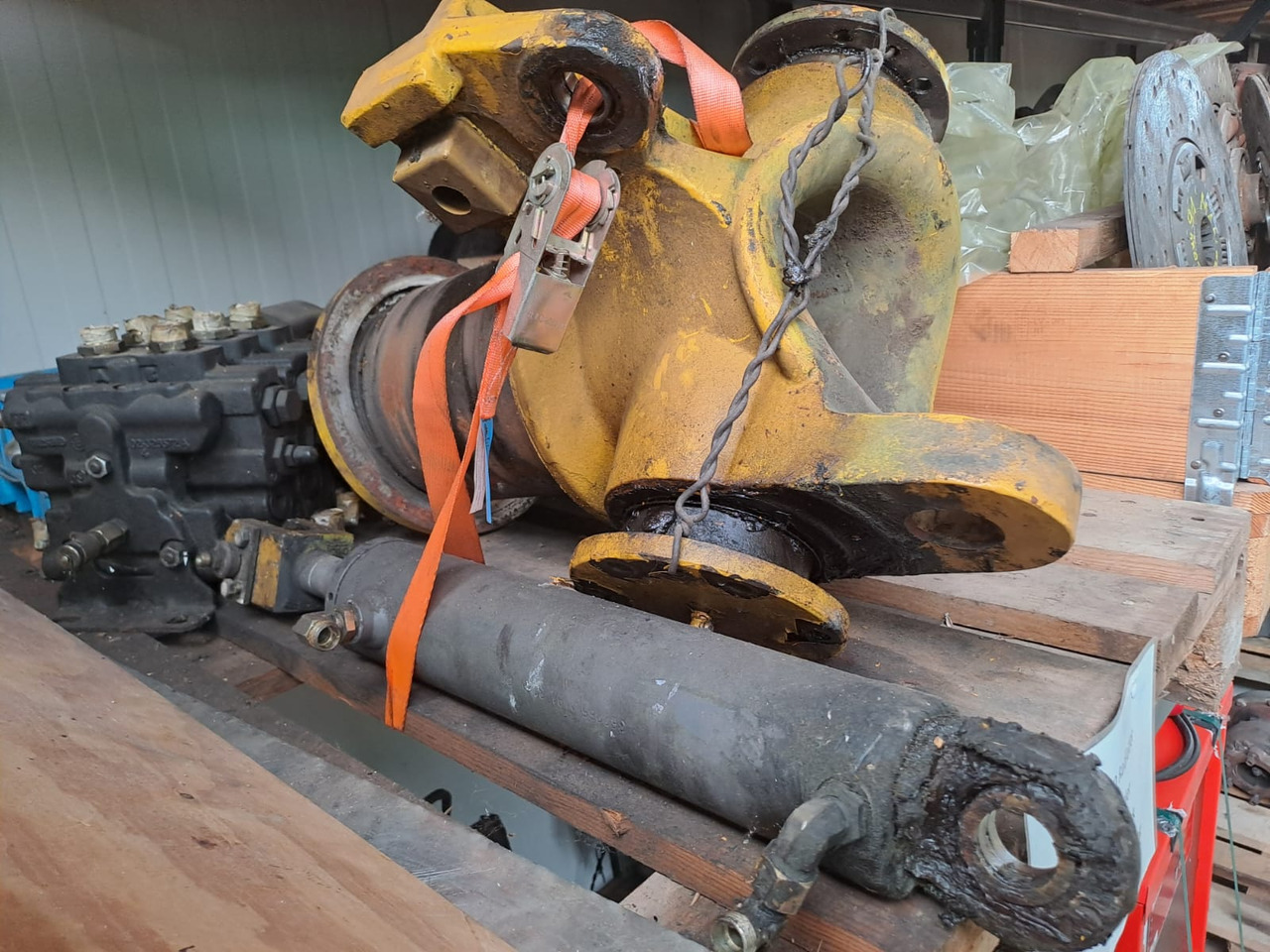 VOLVO L 40 B Drehbock / Drehdurchführung - Hydraulics for Construction machinery: picture 5 VOLVO L 40 B Drehbock / Drehdurchführung - Hydraulics for Construction machinery: picture 5