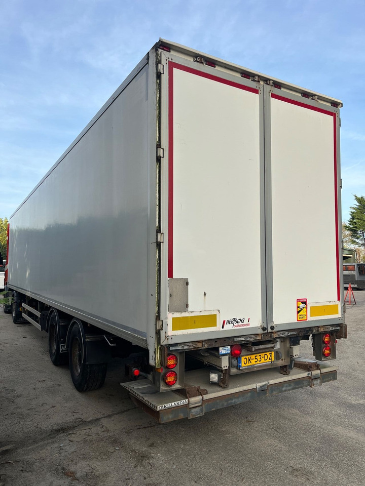 LAG 0-2-33 - Closed box semi-trailer: picture 4 LAG 0-2-33 - Closed box semi-trailer: picture 4