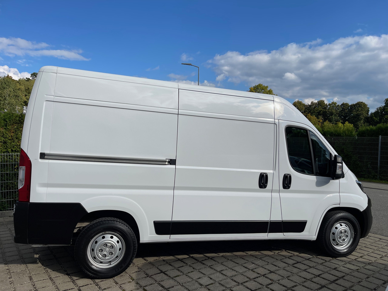 Peugeot Boxer Kasten L2H2 AppleCarplay/Klima/Kamera - Panel van: picture 4 Peugeot Boxer Kasten L2H2 AppleCarplay/Klima/Kamera - Panel van: picture 4