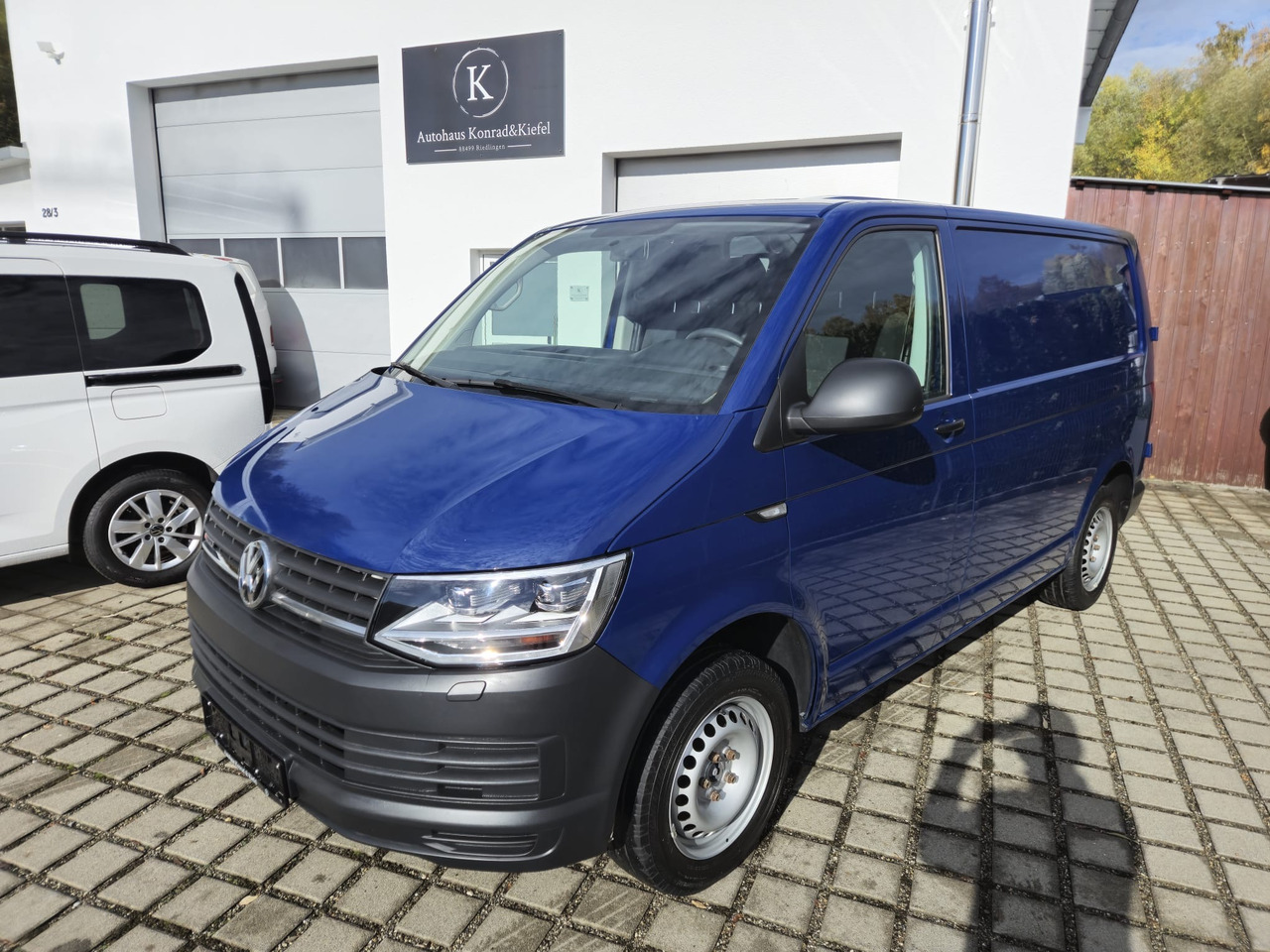 VOLKSWAGEN T6 Transporter Kasten-Kombi 4Motion/Navi/LED - Panel van: picture 1 VOLKSWAGEN T6 Transporter Kasten-Kombi 4Motion/Navi/LED - Panel van: picture 1