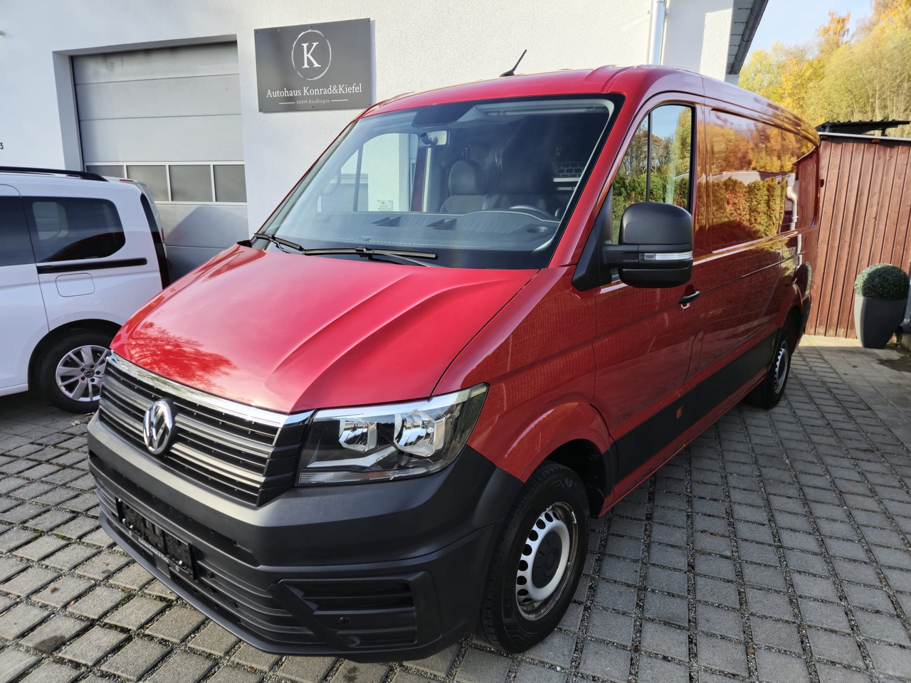Volkswagen Crafter Kasten 35 FWD mittellang/Kamera/Navi/App - Panel van: picture 1 Volkswagen Crafter Kasten 35 FWD mittellang/Kamera/Navi/App - Panel van: picture 1