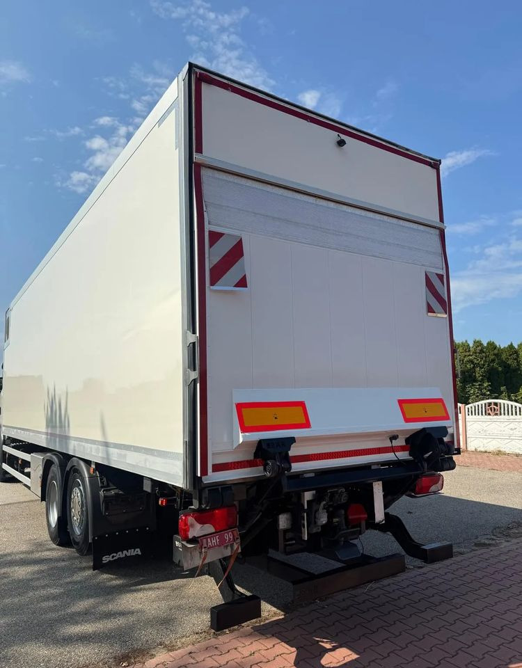Refrigerator truck Scania Scania G 490 / CHŁODNIA + WINDA / 23 PALETY / EURO6 / OŚ SKRĘTNA / CARRIER 850 / ASO: picture 11 Refrigerator truck Scania Scania G 490 / CHŁODNIA + WINDA / 23 PALETY / EURO6 / OŚ SKRĘTNA / CARRIER 850 / ASO: picture 11