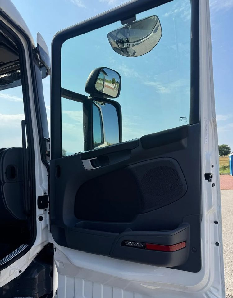 Refrigerator truck Scania Scania G 490 / CHŁODNIA + WINDA / 23 PALETY / EURO6 / OŚ SKRĘTNA / CARRIER 850 / ASO: picture 16 Refrigerator truck Scania Scania G 490 / CHŁODNIA + WINDA / 23 PALETY / EURO6 / OŚ SKRĘTNA / CARRIER 850 / ASO: picture 16