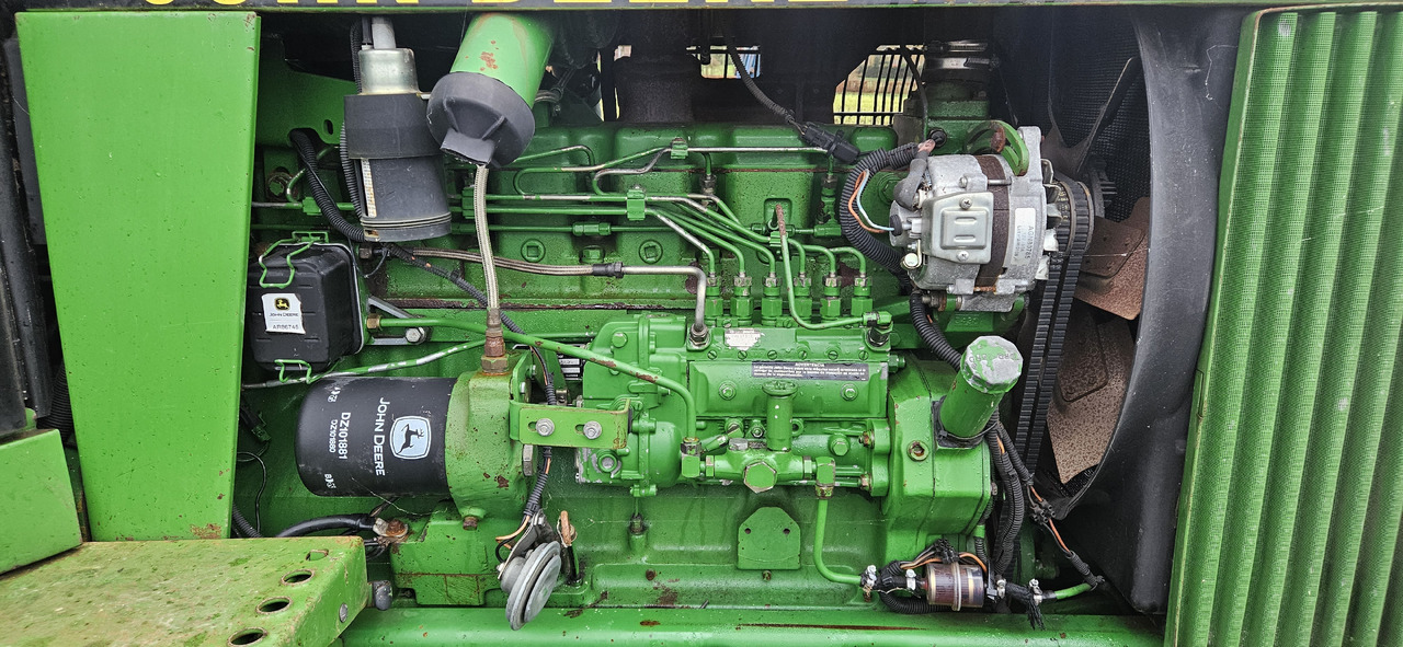 JOHN DEERE 4055 - Farm tractor: picture 5 JOHN DEERE 4055 - Farm tractor: picture 5