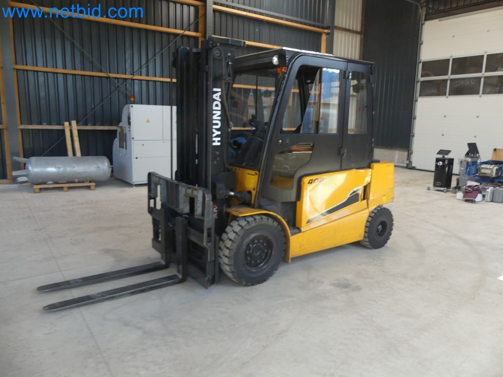Hyundai 40B-9 - Electric forklift: picture 2 Hyundai 40B-9 - Electric forklift: picture 2