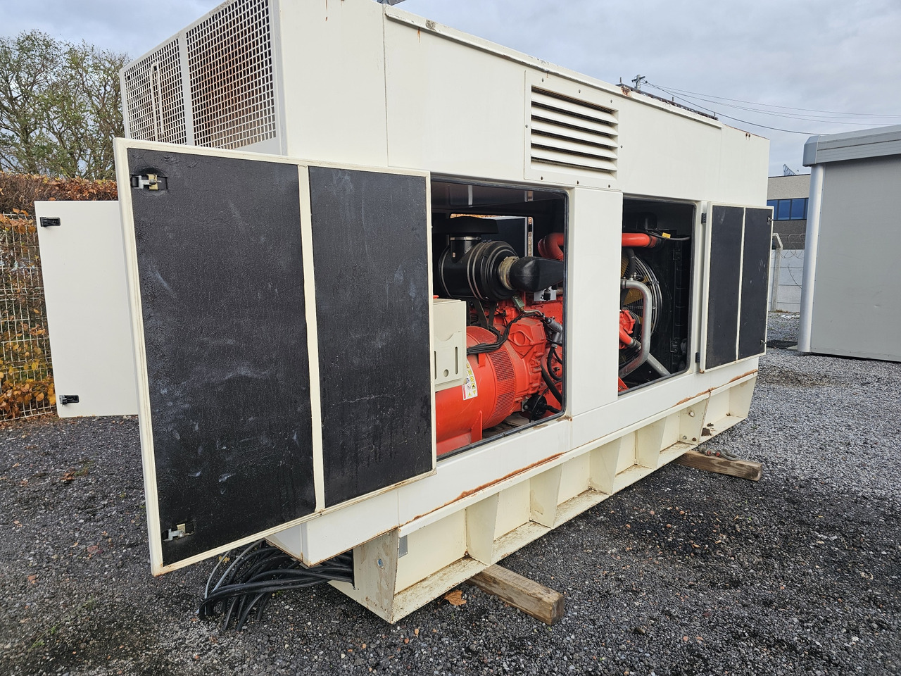 SCANIA 400KVA - Generator set: picture 1 SCANIA 400KVA - Generator set: picture 1