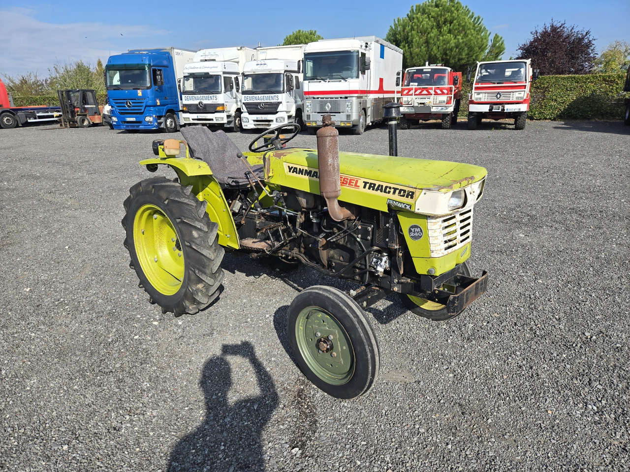 Yanmar YM240 - Mini tractor: picture 2 Yanmar YM240 - Mini tractor: picture 2