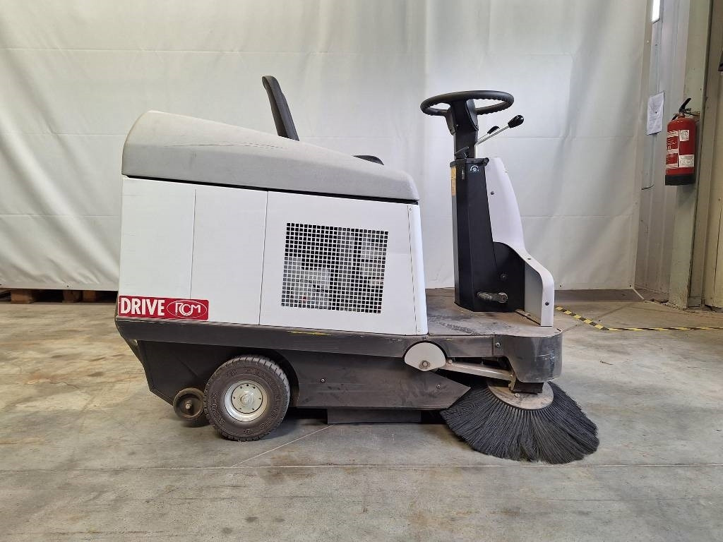 RCM Atom E Plus/1 UN - Industrial sweeper: picture 1 RCM Atom E Plus/1 UN - Industrial sweeper: picture 1
