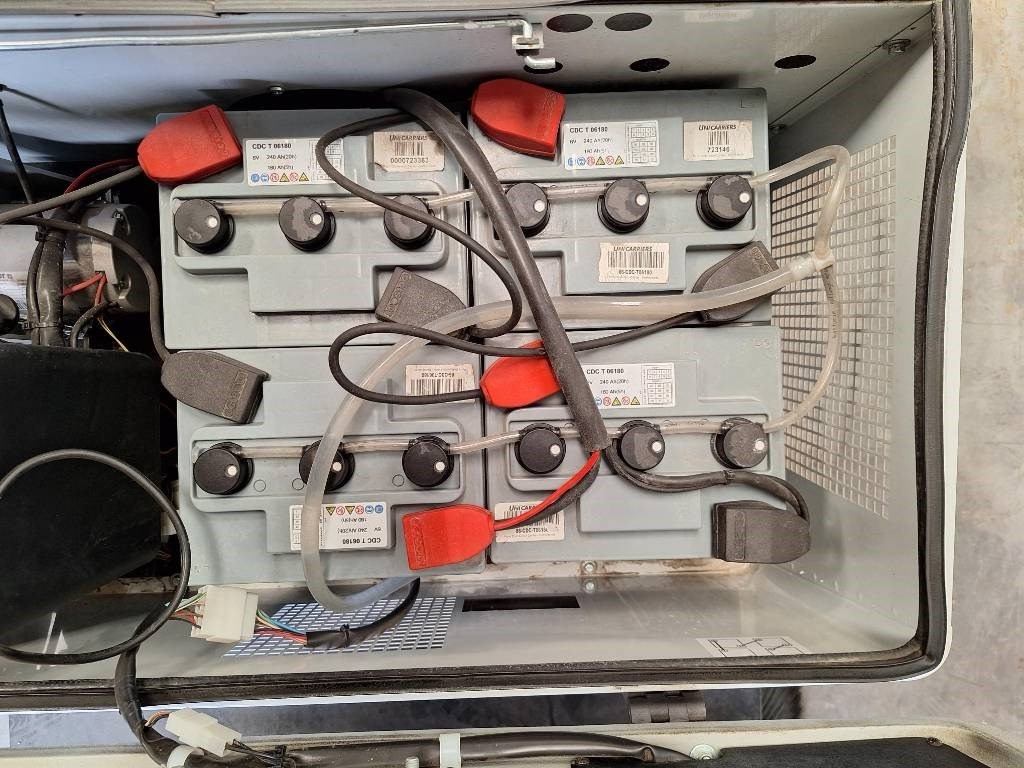 RCM Atom E Plus/1 UN - Industrial sweeper: picture 5 RCM Atom E Plus/1 UN - Industrial sweeper: picture 5