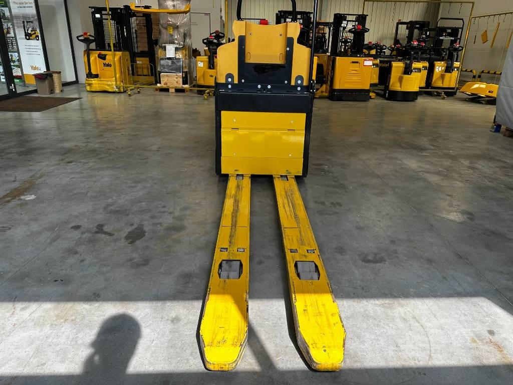 Yale MO25 - Order picker: picture 2 Yale MO25 - Order picker: picture 2