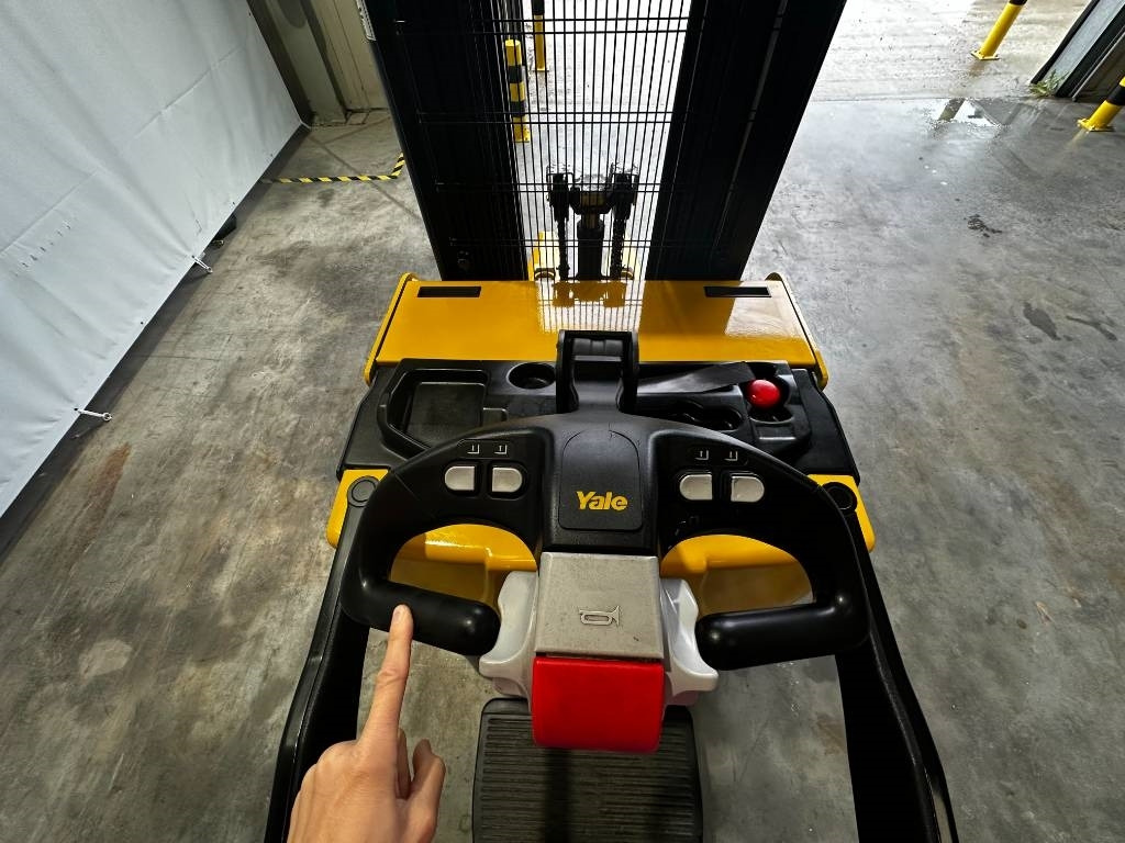 Yale MS12x - Stacker: picture 5 Yale MS12x - Stacker: picture 5