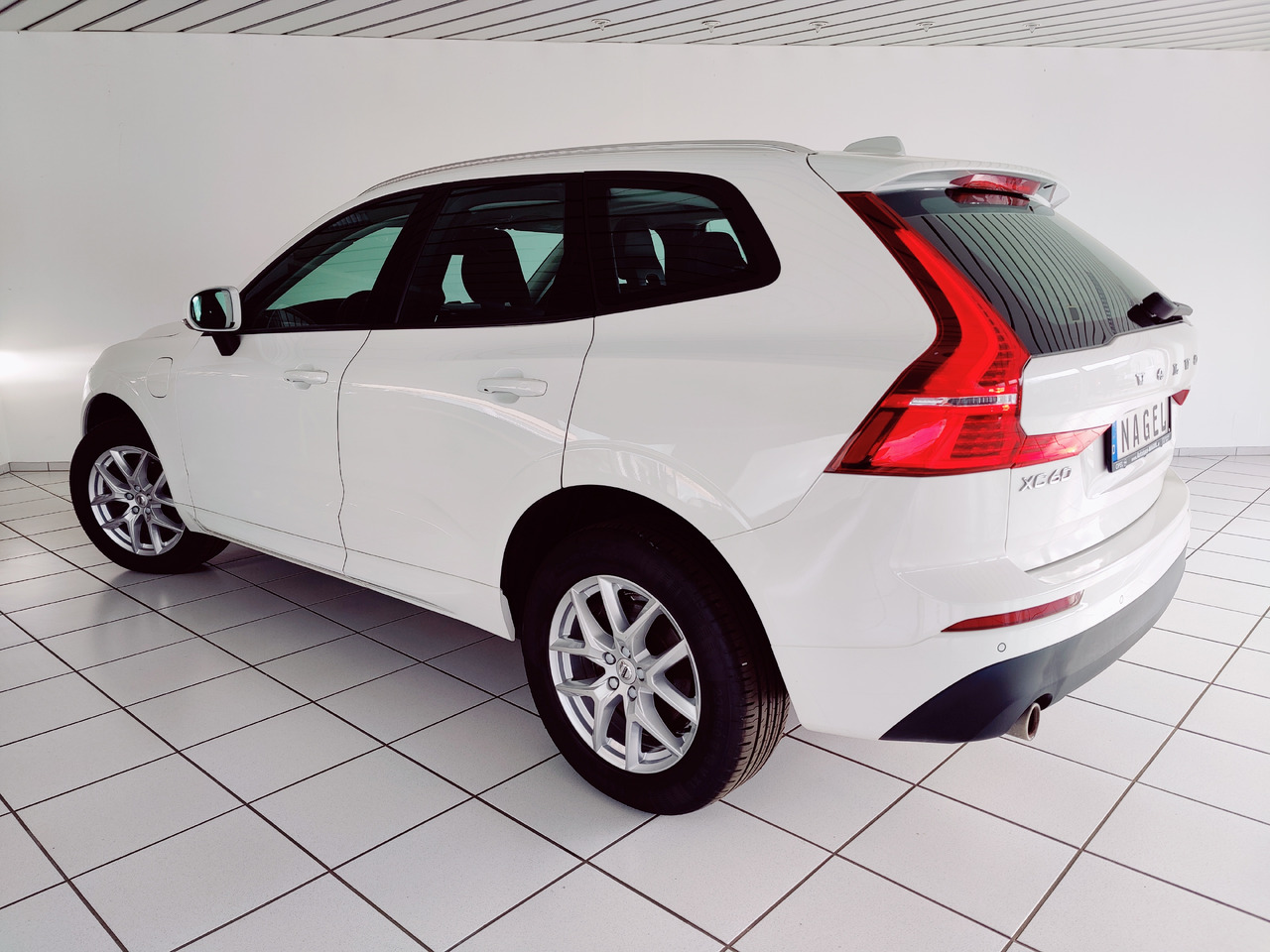 Volvo XC60 t8 twin engine Momentum Plug-In Hybrid AWD AHK Leder Navi - SUV: picture 5 Volvo XC60 t8 twin engine Momentum Plug-In Hybrid AWD AHK Leder Navi - SUV: picture 5