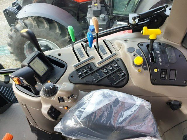 Case IH Maxxum 115 - Farm tractor: picture 4 Case IH Maxxum 115 - Farm tractor: picture 4