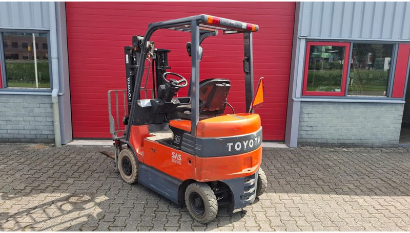 Toyota 7FBMF18 - Electric forklift: picture 3 Toyota 7FBMF18 - Electric forklift: picture 3