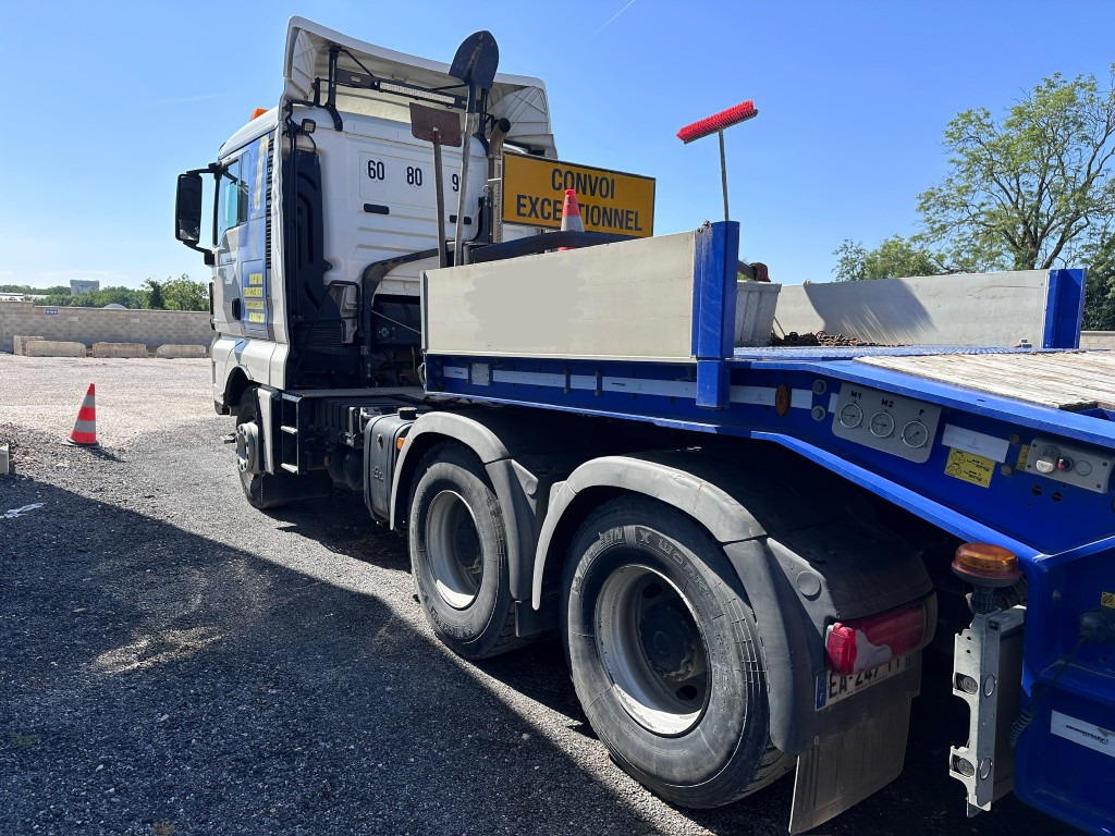 MAN TGX 33.560 - Tractor unit: picture 4 MAN TGX 33.560 - Tractor unit: picture 4