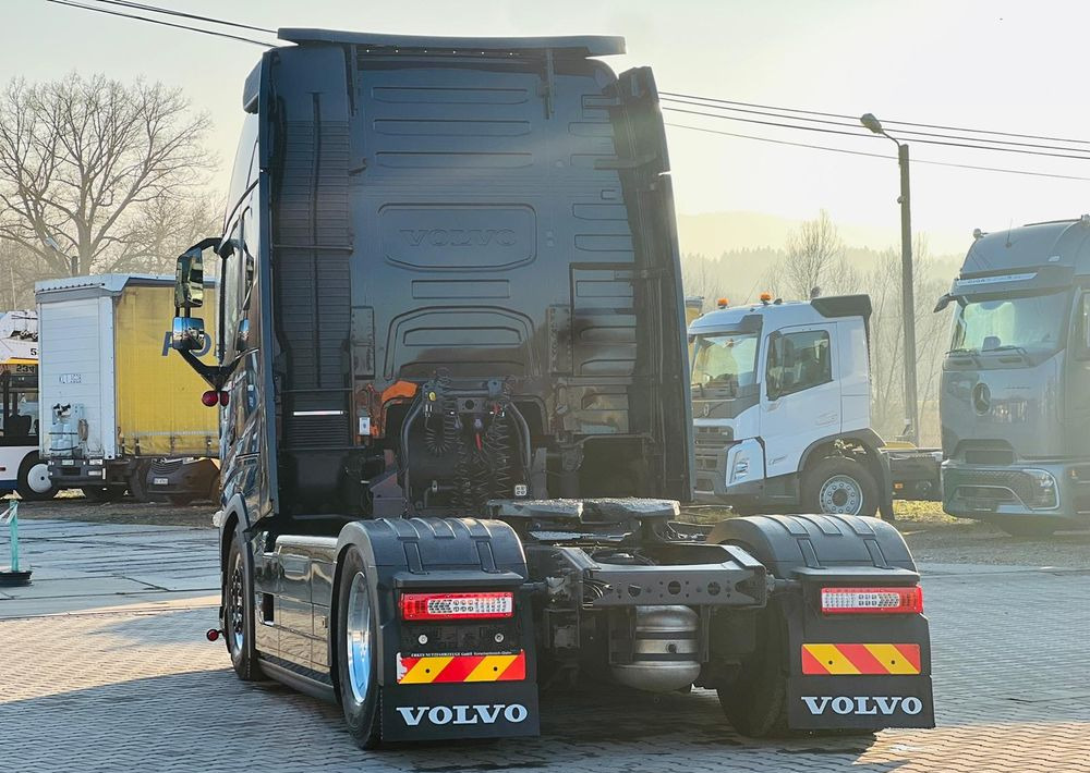Volvo FH 500 / EURO 6 / RETARDER / 12/2022 / ACC / CAŁE NA PODUCHACH / KLIMA POSTOJOWA / NAVIGACJA / - Tractor unit: picture 4 Volvo FH 500 / EURO 6 / RETARDER / 12/2022 / ACC / CAŁE NA PODUCHACH / KLIMA POSTOJOWA / NAVIGACJA / - Tractor unit: picture 4