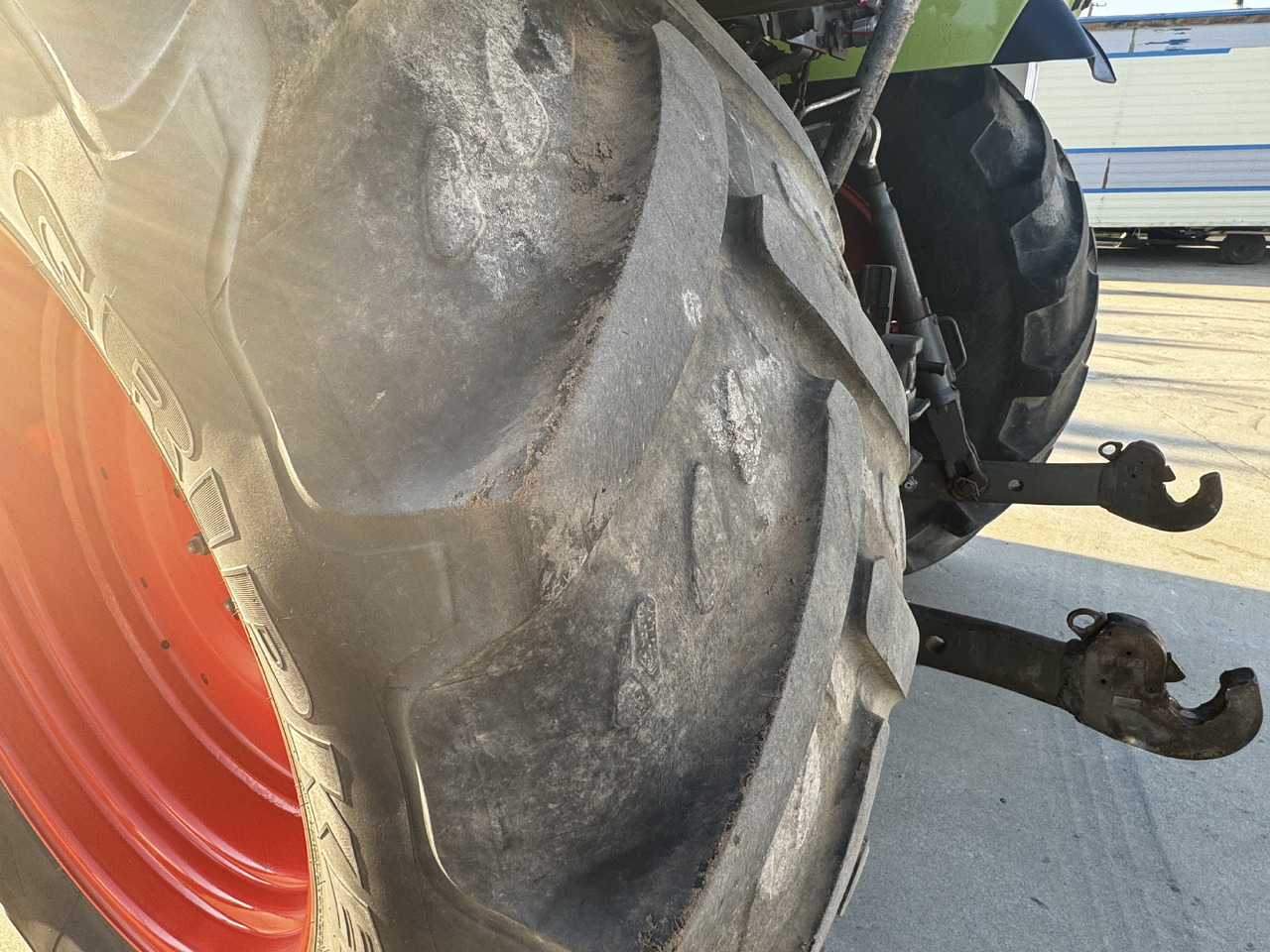 Claas Arion 640 - Farm tractor: picture 4 Claas Arion 640 - Farm tractor: picture 4