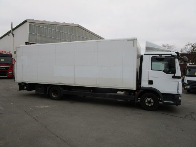 MAN TGL 12.220 4x2 BL Euro 6, LDBW. Navigation, 7,10 - Box truck: picture 3 MAN TGL 12.220 4x2 BL Euro 6, LDBW. Navigation, 7,10 - Box truck: picture 3