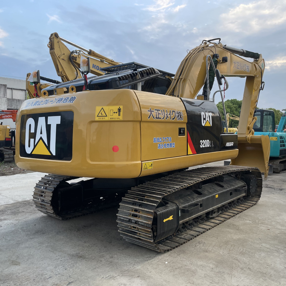 CATERPILLAR CAT 320d2 - Crawler excavator: picture 3 CATERPILLAR CAT 320d2 - Crawler excavator: picture 3