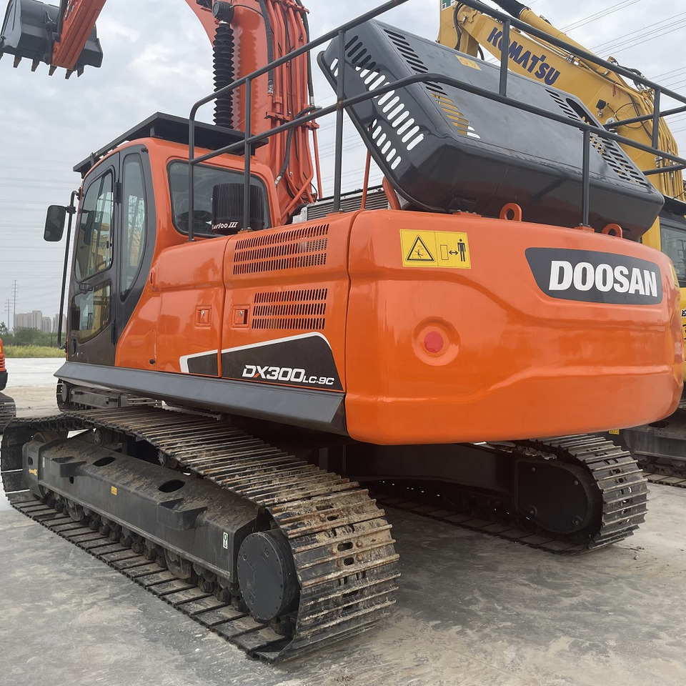 DOOSAN DX300 - Crawler excavator: picture 1 DOOSAN DX300 - Crawler excavator: picture 1