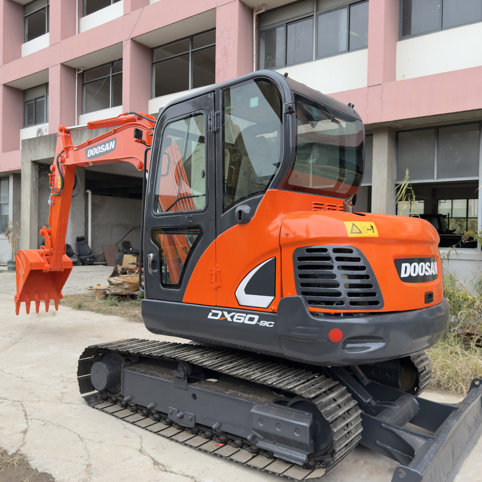 DOOSAN DX60-9 - Mini excavator: picture 1 DOOSAN DX60-9 - Mini excavator: picture 1