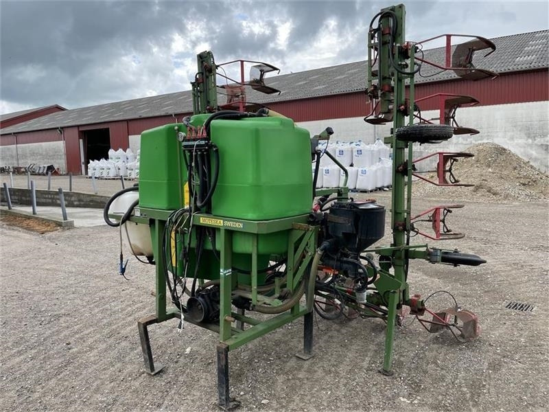 Moteska M 1000 12R - Trailed sprayer: picture 3 Moteska M 1000 12R - Trailed sprayer: picture 3