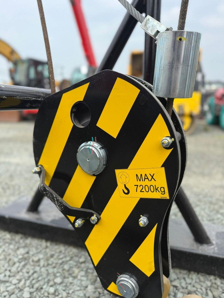 Manitou 7.2T - Winch: picture 3 Manitou 7.2T - Winch: picture 3