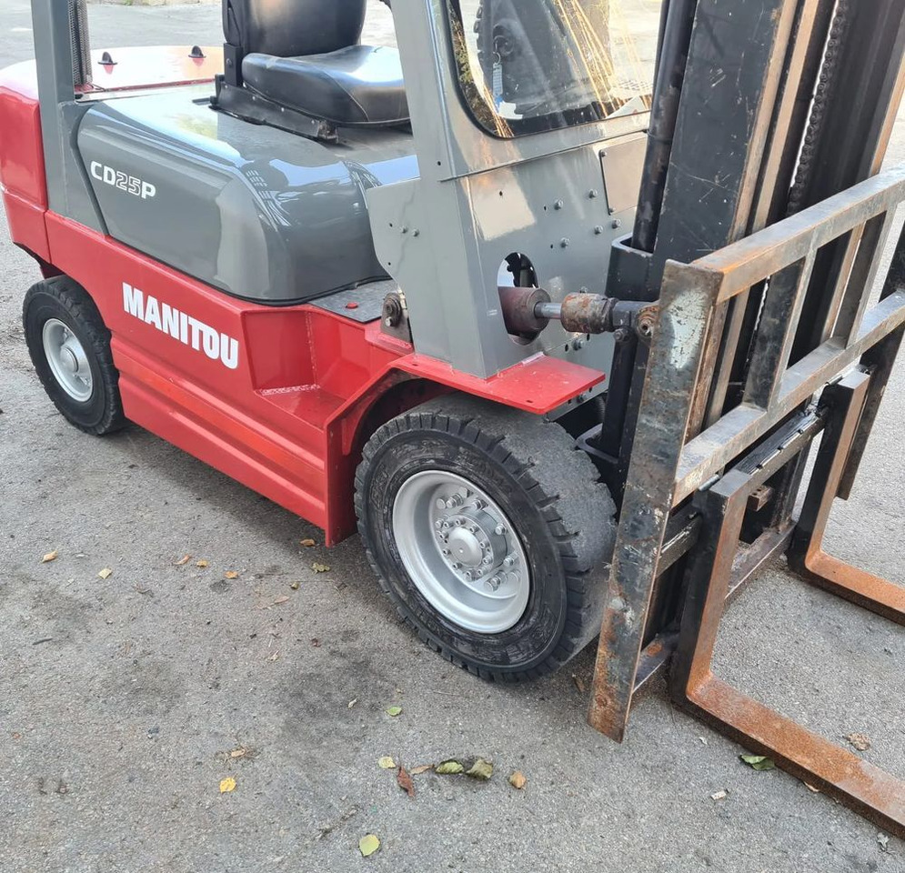 Manitou 25 - Diesel forklift: picture 2 Manitou 25 - Diesel forklift: picture 2