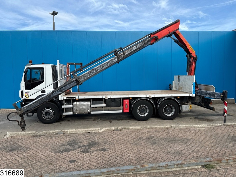 Iveco Trakker 360 6x4, EURO 6, Palfinger, Remote - Dropside/ Flatbed truck, Crane truck: picture 3 Iveco Trakker 360 6x4, EURO 6, Palfinger, Remote - Dropside/ Flatbed truck, Crane truck: picture 3