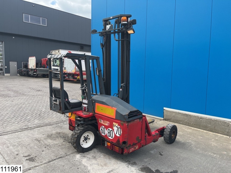 Moffett M4 20.3 3x3, H 3,90 mtr, 2000 KG - Truck mounted forklift: picture 2 Moffett M4 20.3 3x3, H 3,90 mtr, 2000 KG - Truck mounted forklift: picture 2
