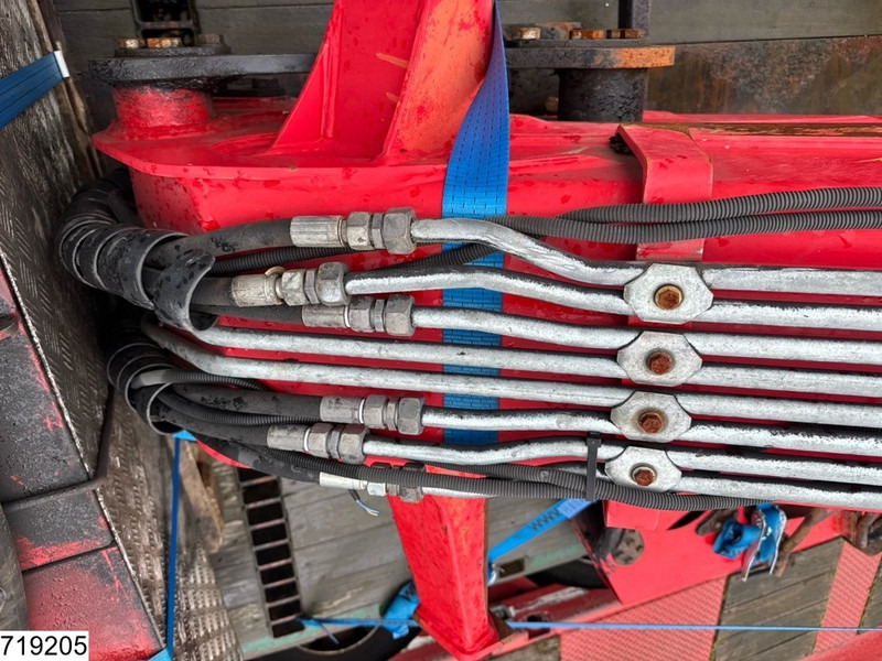 Truck mounted crane Palfinger Epsilon FD250: picture 11