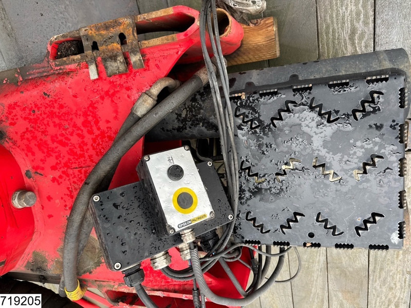 Truck mounted crane Palfinger Epsilon FD250: picture 13