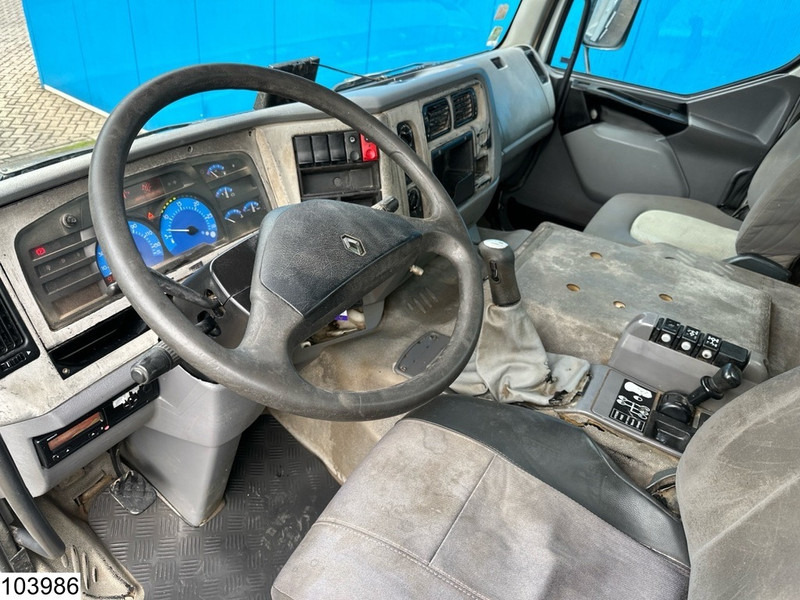 Renault Kerax 380 Dxi 8x4, Manual transmission, Steel spring suspension - Tipper: picture 5 Renault Kerax 380 Dxi 8x4, Manual transmission, Steel spring suspension - Tipper: picture 5