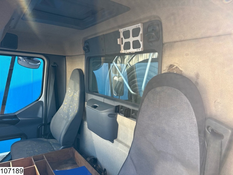 Renault Premium 270 13390 Liter, 4 Comp, Handgeschakeld, Fuel - Tank truck: picture 5 Renault Premium 270 13390 Liter, 4 Comp, Handgeschakeld, Fuel - Tank truck: picture 5