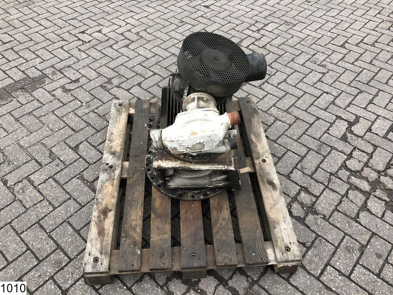 L and T Hydraulic Beton concrete mixer front - Spare parts for Truck: picture 2 L and T Hydraulic Beton concrete mixer front - Spare parts for Truck: picture 2
