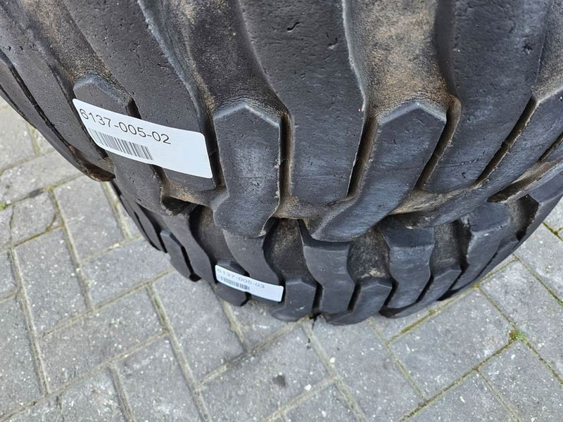 Ahlmann AL95-Titan 12.5/80-18-Tire/Reifen/Band - Wheels and tires for Construction machinery: picture 3 Ahlmann AL95-Titan 12.5/80-18-Tire/Reifen/Band - Wheels and tires for Construction machinery: picture 3