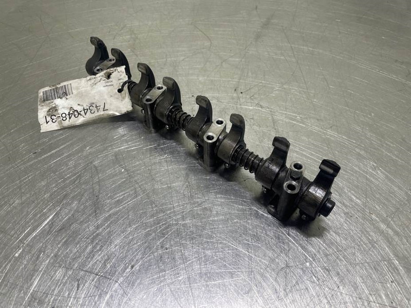 Ahlmann AS900-Cummins B3.3T-Rocker arm assembly - Engine for Construction machinery: picture 2 Ahlmann AS900-Cummins B3.3T-Rocker arm assembly - Engine for Construction machinery: picture 2