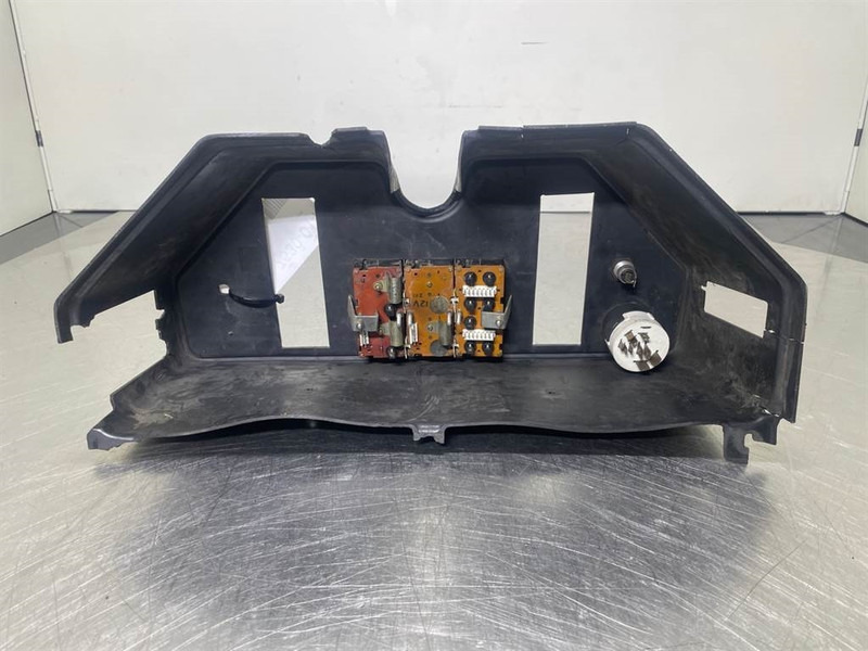 Ahlmann AZ6 - Dashboard/Console/Konsole - Cab and interior for Construction machinery: picture 5 Ahlmann AZ6 - Dashboard/Console/Konsole - Cab and interior for Construction machinery: picture 5