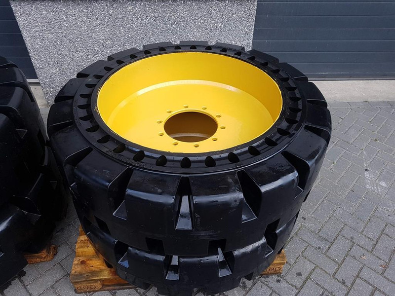 Cat 910/914 - 447-1131 - Tyre/Reifen/Band - Wheels and tires for Construction machinery: picture 3 Cat 910/914 - 447-1131 - Tyre/Reifen/Band - Wheels and tires for Construction machinery: picture 3