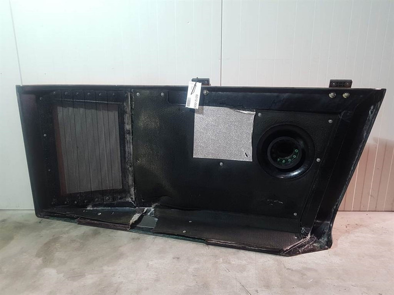 Dieci Telehandler - Engine hood/Motorhaube/Motorkap - Frame/ Chassis: picture 3 Dieci Telehandler - Engine hood/Motorhaube/Motorkap - Frame/ Chassis: picture 3