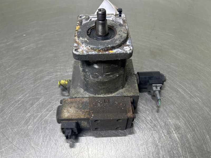 Hyundai HL740-9 - Gearpump/Zahnradpumpe/Tandwielpomp - Hydraulics for Construction machinery: picture 2 Hyundai HL740-9 - Gearpump/Zahnradpumpe/Tandwielpomp - Hydraulics for Construction machinery: picture 2