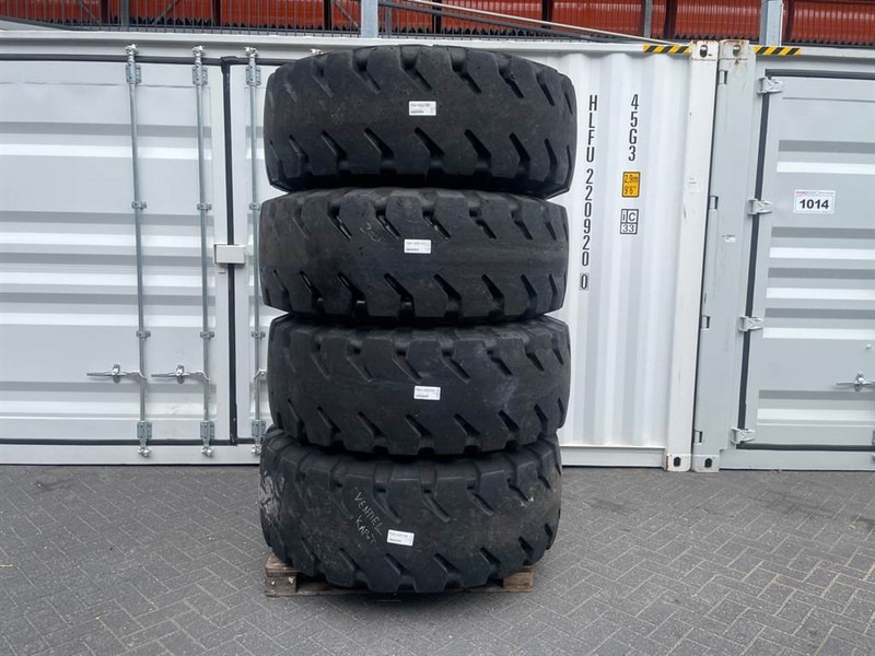 Hyundai HL740-9-Michelin 20.5R25-Tire/Reifen/Band - Wheels and tires for Construction machinery: picture 1 Hyundai HL740-9-Michelin 20.5R25-Tire/Reifen/Band - Wheels and tires for Construction machinery: picture 1