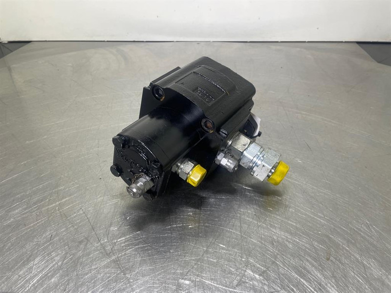 Manitou MRT2145-53013192-Gearpump/Zahnradpumpe - Hydraulics for Construction machinery: picture 2 Manitou MRT2145-53013192-Gearpump/Zahnradpumpe - Hydraulics for Construction machinery: picture 2