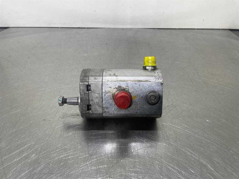 Manitou MT732-52513563-Gearpump/Zahnradpumpe/Tandwielpomp - Hydraulics for Construction machinery: picture 2 Manitou MT732-52513563-Gearpump/Zahnradpumpe/Tandwielpomp - Hydraulics for Construction machinery: picture 2
