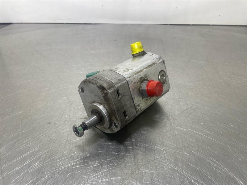 Manitou MT732-52513563-Gearpump/Zahnradpumpe/Tandwielpomp - Hydraulics for Construction machinery: picture 1 Manitou MT732-52513563-Gearpump/Zahnradpumpe/Tandwielpomp - Hydraulics for Construction machinery: picture 1
