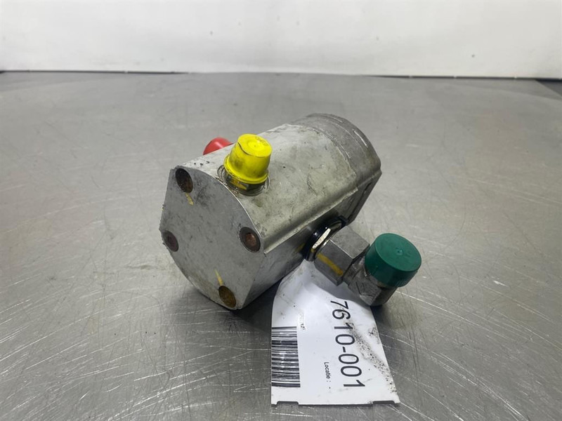 Manitou MT732-52513563-Gearpump/Zahnradpumpe/Tandwielpomp - Hydraulics for Construction machinery: picture 3 Manitou MT732-52513563-Gearpump/Zahnradpumpe/Tandwielpomp - Hydraulics for Construction machinery: picture 3