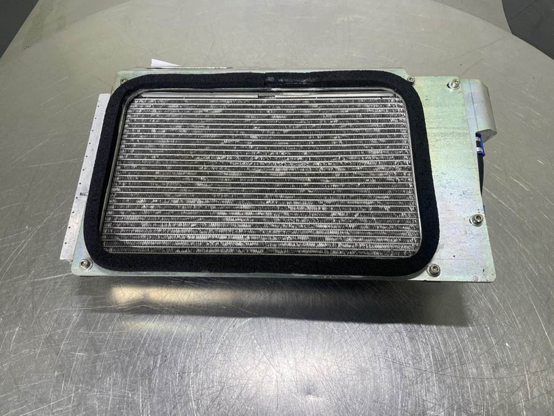 Mecalac 12MTX-5370437-Airco condenser/Klimakondensator - Frame/ Chassis for Construction machinery: picture 2 Mecalac 12MTX-5370437-Airco condenser/Klimakondensator - Frame/ Chassis for Construction machinery: picture 2